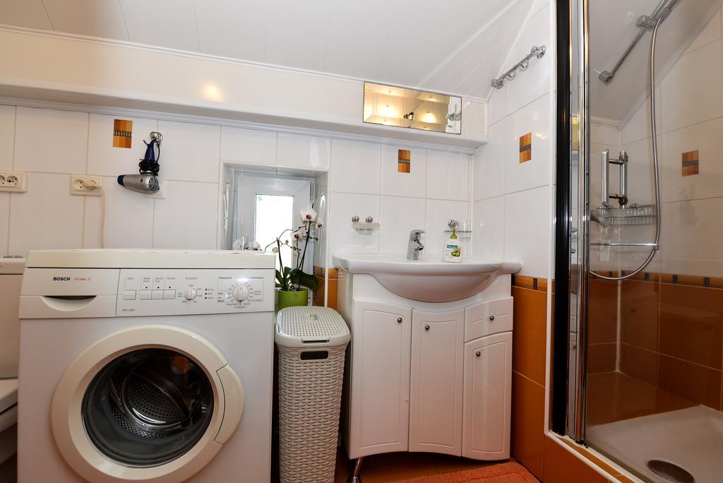 Guesthouse "Nakvyne Pas Zveja" Nagliu Street 奈达 外观 照片