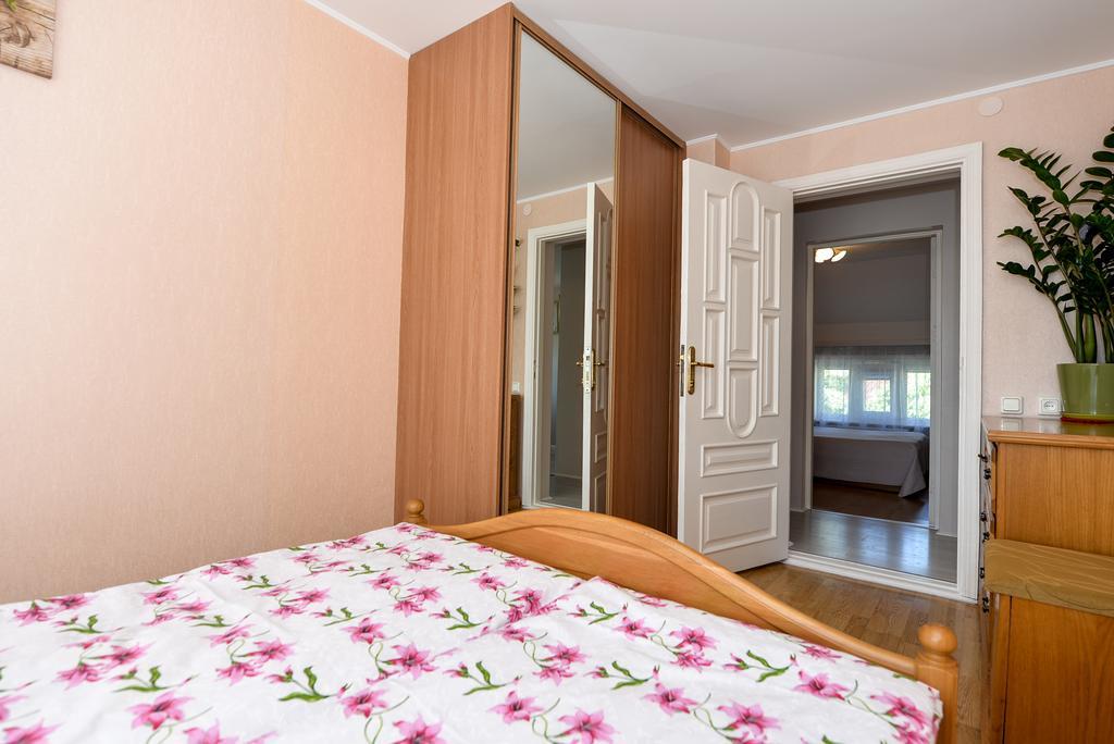 Guesthouse "Nakvyne Pas Zveja" Nagliu Street 奈达 外观 照片